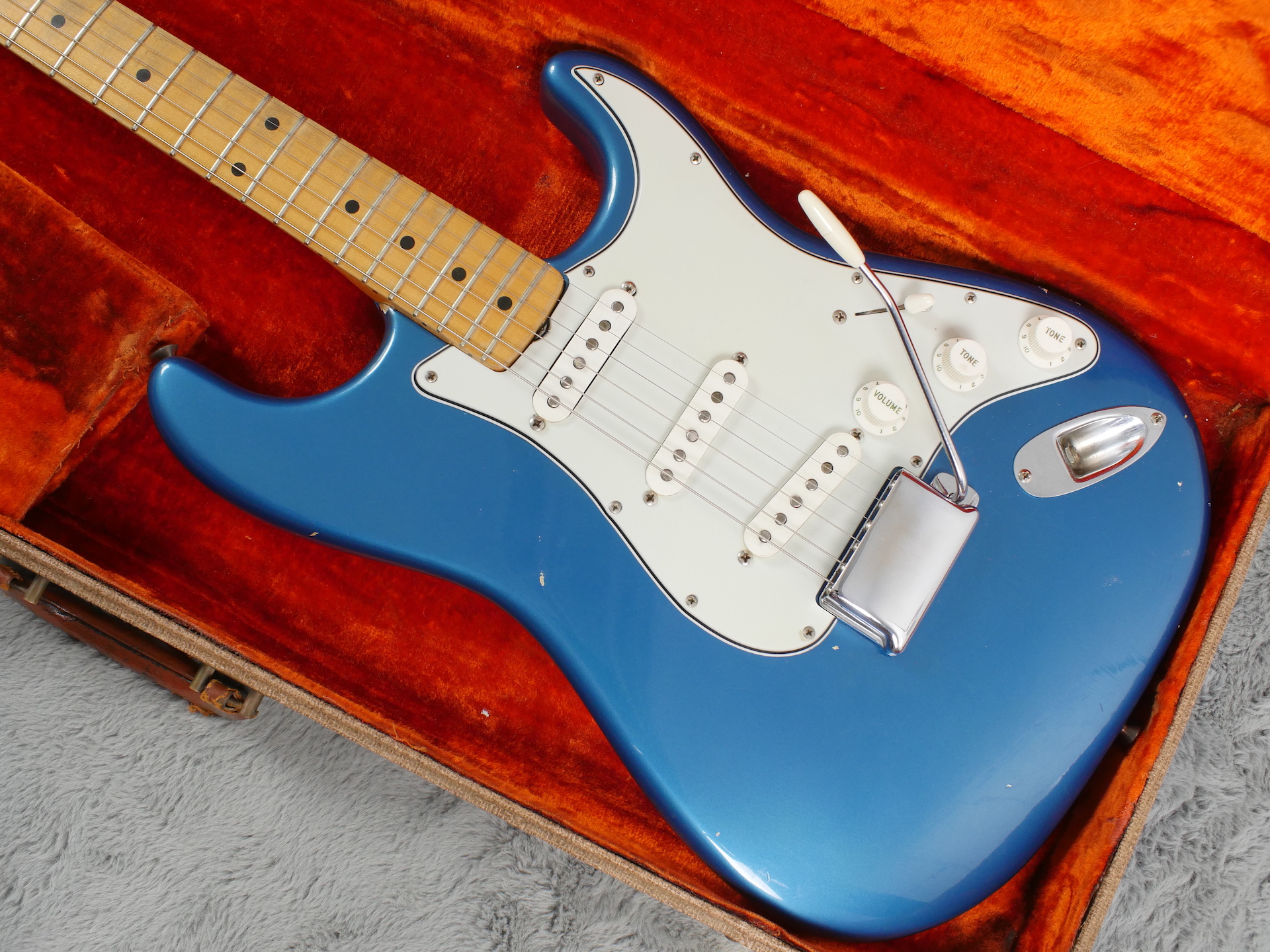 1954 Fender Stratocaster Lake Placid Blue + HSC ATB Guitars Ltd.